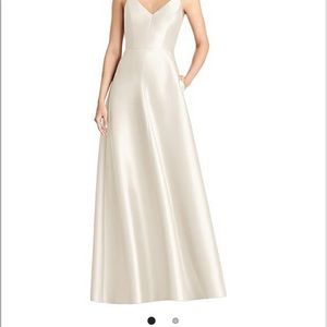 Alfred Snug V neck Satin maxi